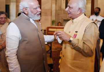 Sri-M-interacting-with-Sri-Narendra-Modi-ji-Hon-Prime-Minister-of-India